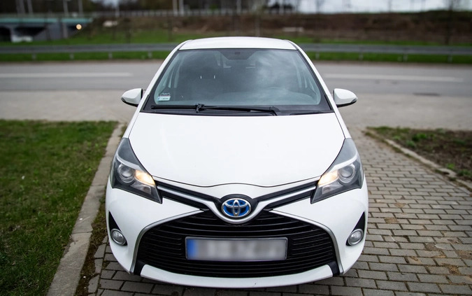 Toyota Yaris cena 33900 przebieg: 285633, rok produkcji 2016 z Białystok małe 56